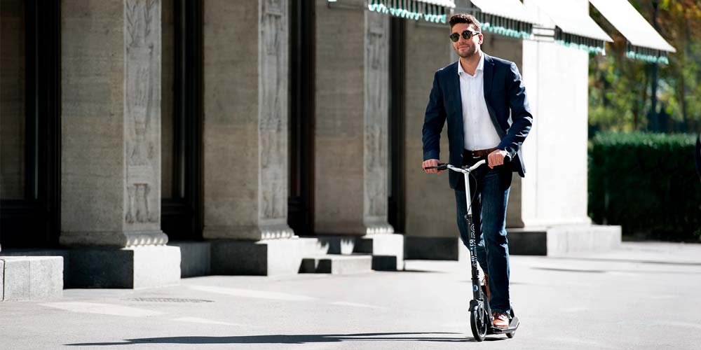 Двухколесный самокат Micro Downtown Black