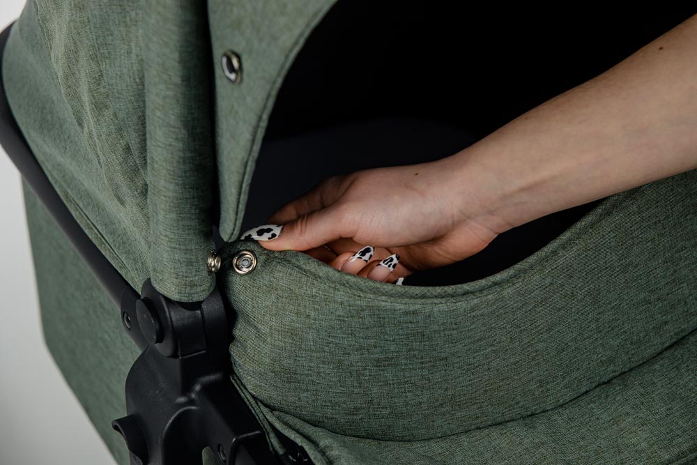 Коляска детская BubaGo Voyage 2 в 1 зеленая Коляска детская BubaGo Voyage 2 в 1 зеленая