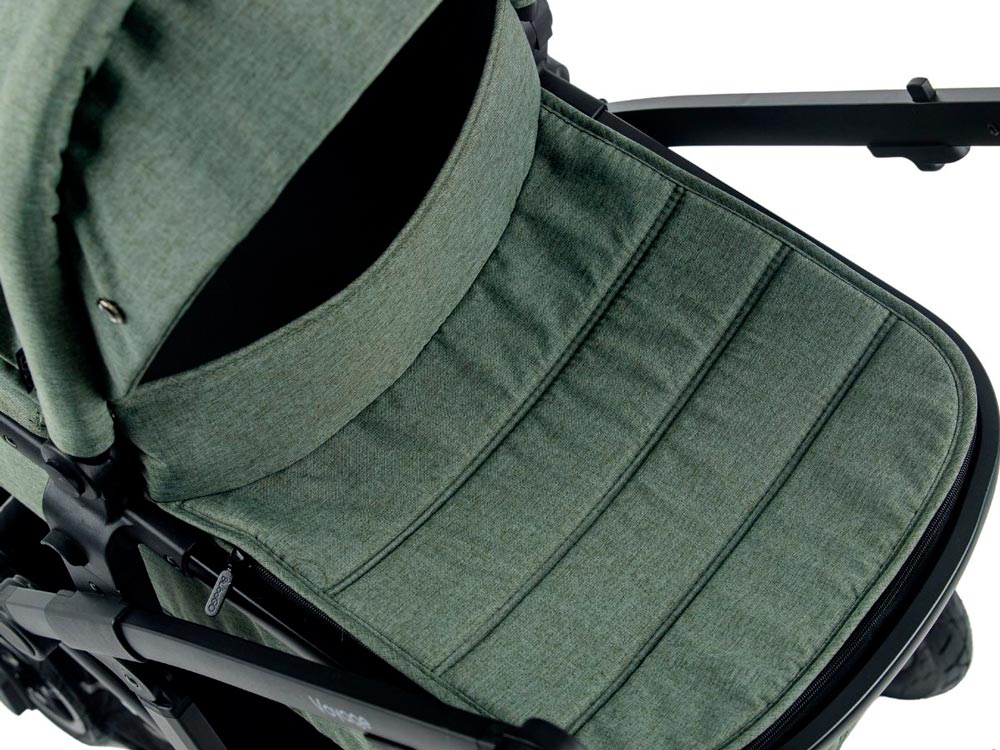 Коляска детская BubaGo Voyage 2 в 1 зеленая Коляска детская BubaGo Voyage 2 в 1 зеленая